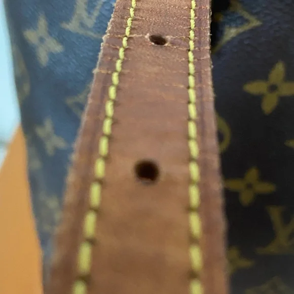 βοΈSOLD βοΈ Louis Vuitton Petit (PM) Bucket Bag - Picture 9 of 14